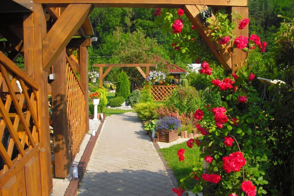 Penzion U Balcarky Ostrov u Macochy エクステリア 写真